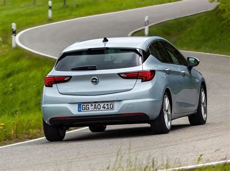 Der opel astra l wird ab ende 2021 neben dem ds 4 in rüsselsheim gebaut, wie 2021 astra sedan'nın yol tutuşu nasıl? Opel Astra (2021): Der Neue kommt aus Rüsselsheim - auto ...