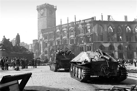 Května 1945 se pražané postavili na odpor německým okupantům. Pražské povstání 1945 | Praha, Válka, Obraz