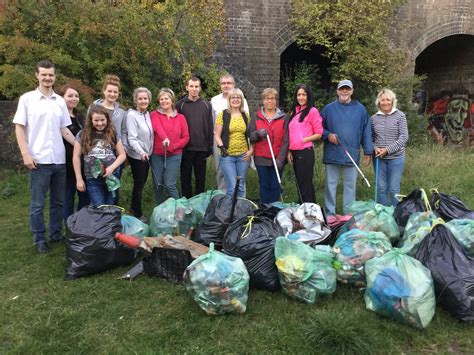 Could You Join Volunteer Litter Picks In Spalding For Queens 90th