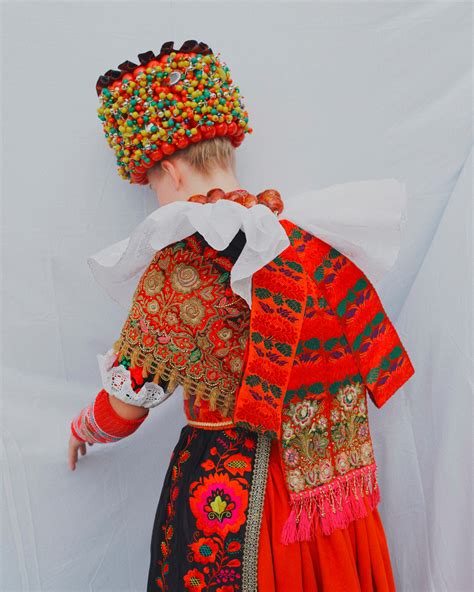 78 Traditional Costumes From Around The World Vlrengbr
