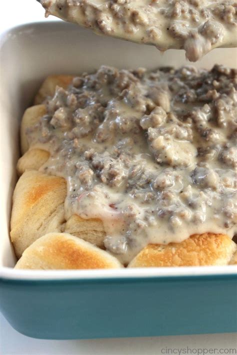 Quick And Easy Biscuits And Gravy Casserole