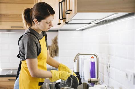 How To Wash Dishes By Hand Correctly So You Dont Just Make Them Look