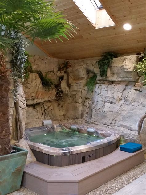 Cool Rock Surround For Indoor Hot Tub In Hudson Wi Indoor Hot Tub Indoor Jacuzzi Hot Tub Room