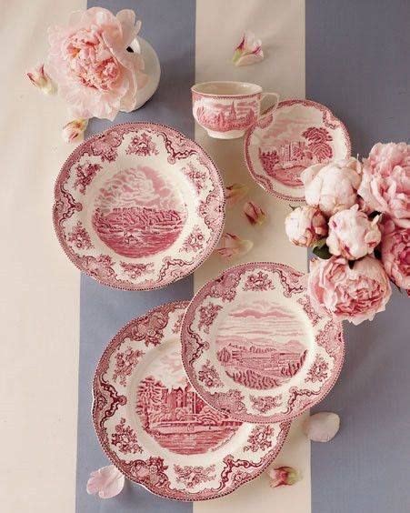 Pin By Tonja Phillips On Home Decor Chinaware Red Dishes Transferware Red Toile