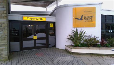 Egdg) is the main commercial airport in cornwall, south west england, located 7 kilometers northeast of newquay on the north coast of cornwall. Cornwall Airport Newquay - Visitor Information