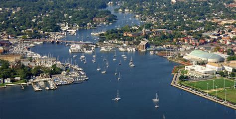 Take a wander around and think about what type of annapolis boat rental you'll be taking out the next morning. Annapolis Yacht Charter and Boat Rental - One day boat ...