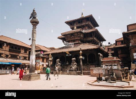 Bhaktapur Kathmandu Valley Bagmati Nepal People Walk Past The