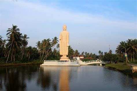 Monumento De Honganji Vihara Del Tsunami En Hikkaduwa Sri Lanka