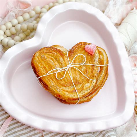 Pasticcini are exquisite italian fine pastries which have been perfected over the centuries to achieve the best flavors, textures, and fragrances. Palmier | Pastries by Randolph