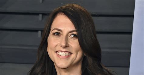 Mackenzie bezos was one of amazon's first employees; Chi è MacKenzie Scott? L'ex moglie di Jeff Bezos - Bigodino