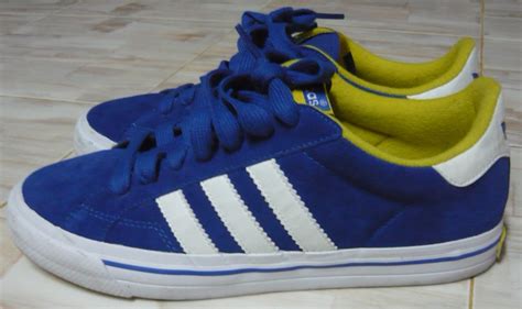 Keguanaan sepatu juga sangat bergam mulai dari untuk keseharian ataupun hingga untuk olahraga dan banyak lagi. Pantai Timur Bundle: Kasut Adidas Classic Vulc size 7 UK ...