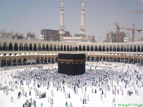 Due to this reason they have we bring here a huge variety of wallpapers of khana kaba free for the religious personalities. Download Khana Kaba Wallpaper Free Download Gallery