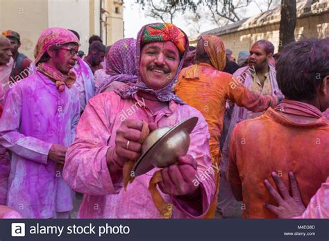 Hindu Holi Temple Hi Res Stock Photography And Images Alamy