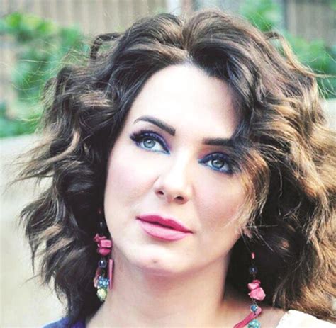 مسلسل كليوباترا و سولاف فواخرجي متهمين بتزييف التاريخ. سلاف فواخرجي تحيي ذكرى أليمة في حياتها - صورة