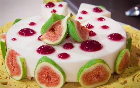 Check spelling or type a new query. La ricetta della torta squacquerone, fichi, gelatina di ...