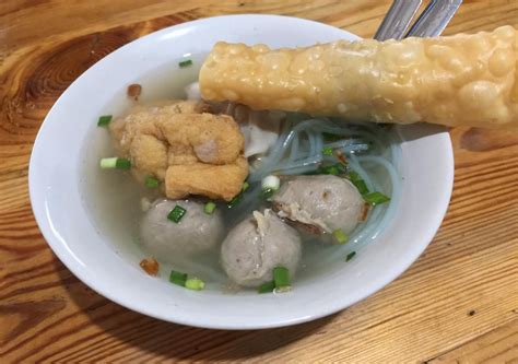 Rasanya lezat dan juga ngangeni. Bakso & Es Teler Pacar Keling Pak Doni, Tambaksari ...