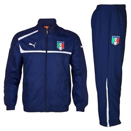 Italien spielt traditionell in blauen nationalmannschaftstrikots. Italien Nationalmannschaft Presentation Trainingsanzug ...