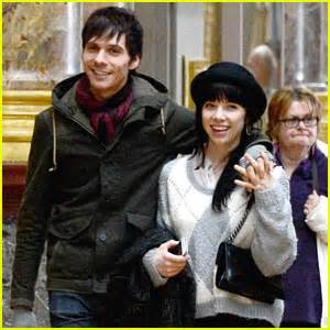 Boyfriend matthew koma, and carly insists the adorable twosome can totally mix business with pleasure. Carly Rae Jepsen & Matthew Koma: Paris Pair | Carly Rae ...