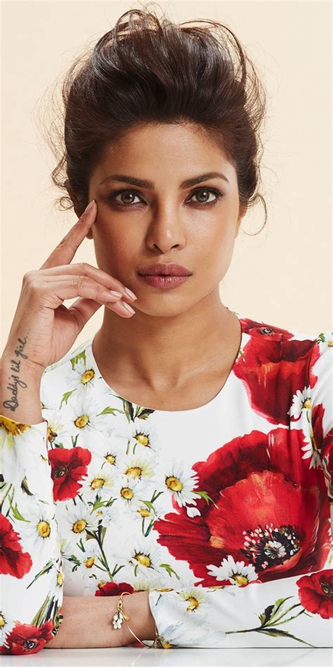 1080x2160 Gorgeous Bollywood Actress Priyanka Chopra Wallpaper Priyanka Chopra Makeup