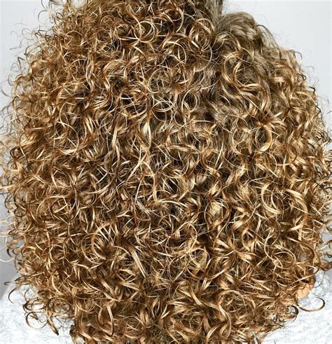I Want A Curly Hair Perm Curlshairstyles Permed Hairstyles Curly