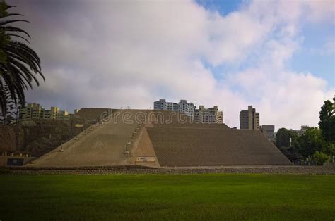 Exterior View To Huaca Huallamarca Pyramid Lima Peru Stock Photo