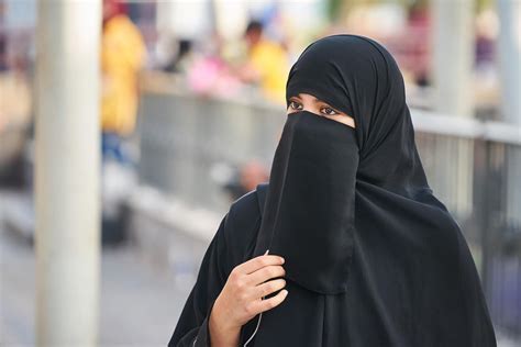saudi-woman-banned-from-working-at-riyadh-season-for-wearing-niqab-al