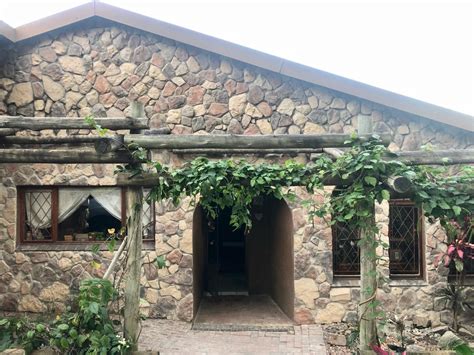 All our loose stone pieces are split on the face and sawn smooth on the back, allowing for easy application to all suitable substrates with great results. Split face Stone cladding for Interior and exterior walls ...