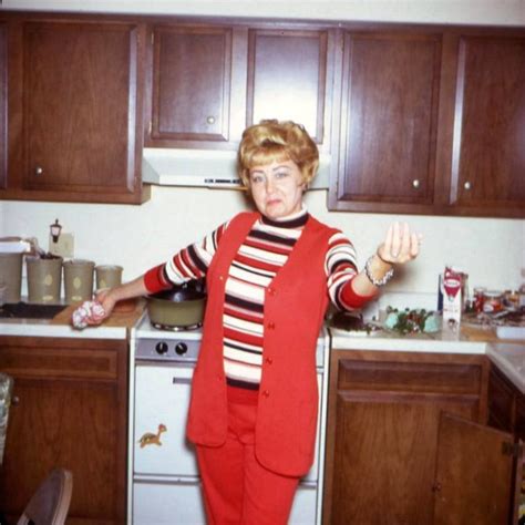 25 Intimate Photos Of Mom Working In The Kitchens In The 1970s Usstories Oldusstories