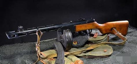 二战时苏军最著名的冲锋枪到底是叫波波沙还是波波斯或者波波什？凤凰网