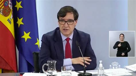 Los médicos piden a los padres que cumplan el calendario de vacunas para prevenir el surgimiento de enfermedades respiratorias y el virus muta y por eso es importante seguir la vacunación cada año. La vacunación COVID empezará por residencias y sanitarios