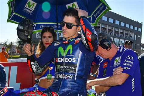 All the bikers start from the same position and compete to be the first to cross the finish line. How much money do MotoGP riders make? - BikesRepublic