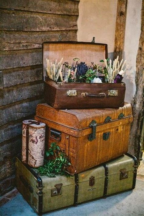 40 Ways To Use Vintage Suitcases In Your Wedding Decor