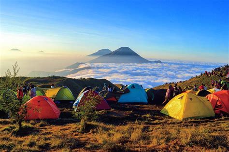 Gunung Prau - Puncak Terbaik se-Asia Tenggara untuk ...