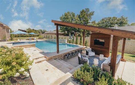 Unique Curved Wall With Step Down Outdoor Living Space