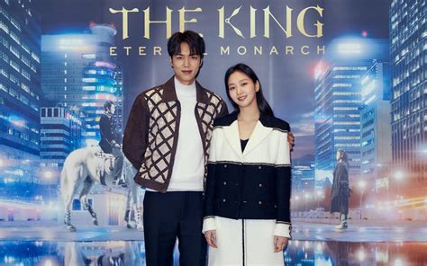 It seems the release time for this drama on netflix varies depending on the region. What Lee Min Ho Thinks About Working With Kim Go Eun in ...