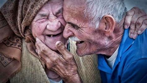 I vigili del fuoco russi hanno mostrato come si tolgono le tute dopo aver lavorato a temperature estremamente basse. L'amore eterno esiste. Ecco come trovare il partner perfetto