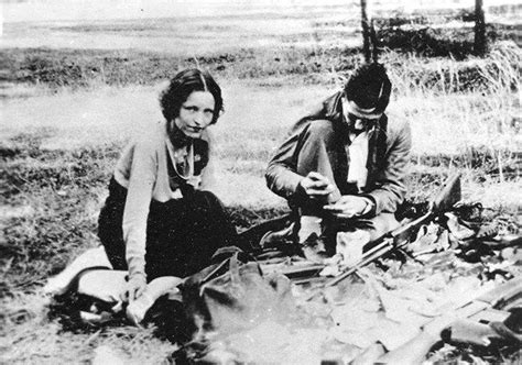 Bonnie And Clyde The Love Before The Death 16 Rare Pictures Of