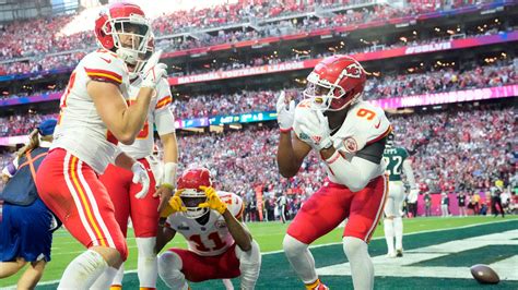 Travis Kelce Passes Rob Gronkowski With Chiefs Opening Touchdown