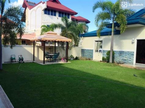 De ruimte four big rooms. Townhouse for rent at 4 bedrooms furnished house with big ...