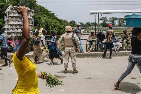 Video And Pictures A Look Intothe Border Crossing Between Haiti And The Dominican Republic L