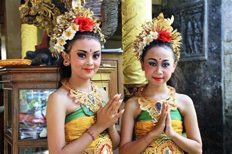 Indonesia Greetings And Etiquette Useful Phrases For Visitors To