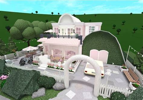 Pin By Naty On Bloxburg Unique House Design Two Story House Design