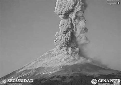 Popocatepetl Volcano Erupts With Fireball And Lava
