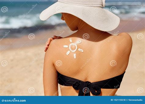 Skin Care Sun Protection Beautiful Woman Apply Sun Cream On Face Woman With Suntan Lotion On