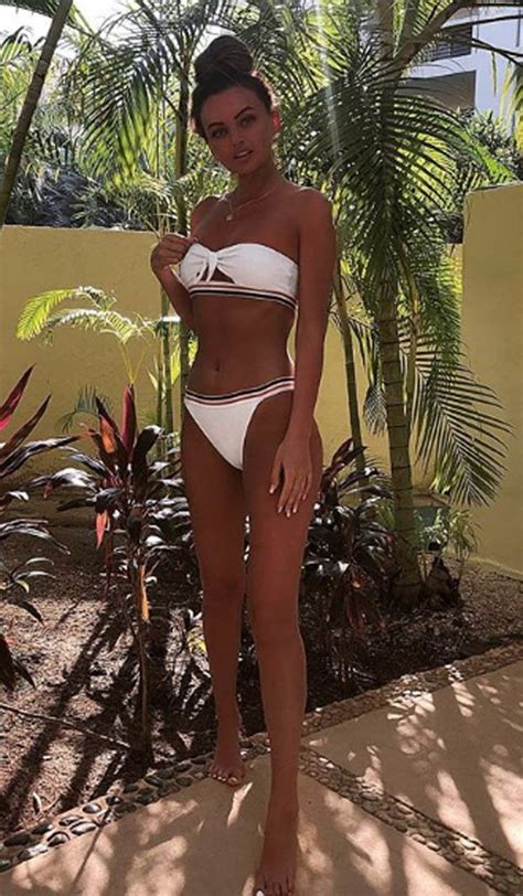 Love Island Kendall Rae Knight Continues Flesh Flashing Parade In