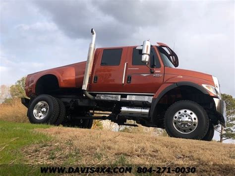 2006 International Cxt 7400 4x4 Crew Cab Diesel Dually With Only 8900