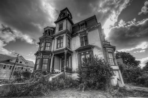 Dark And Creepy Mansions