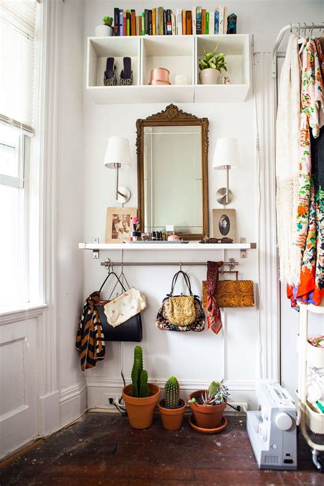 This list might inspire you sell your home and downsize immediately. Inspiration: 9 Great Ideas for Small Spaces - Preloved UK