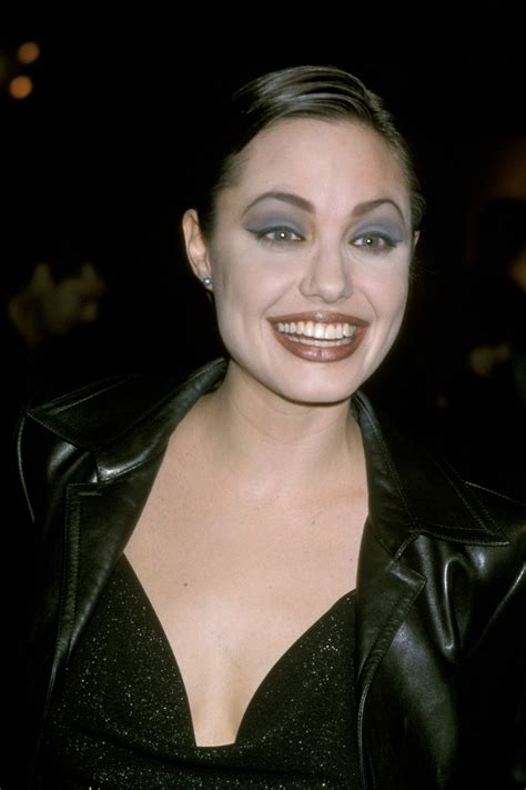 Rarely Seen Photos Of Angelina Jolie 90s Makeup Trends 90s Makeup 90s Makeup Look