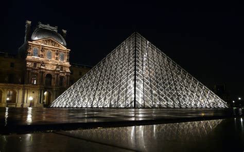 Combien De Vitre A La Pyramide Du Louvre - Télécharger fonds d'écran pyramide du louvre de nuit gratuitement